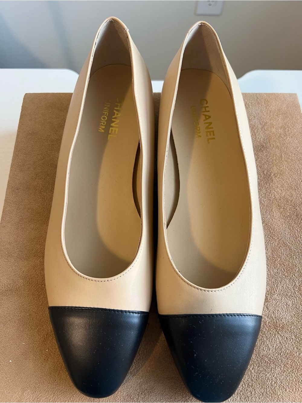 Chanel Cap Toe Ballet Flats Beige Black Leather 40.5 Rare
